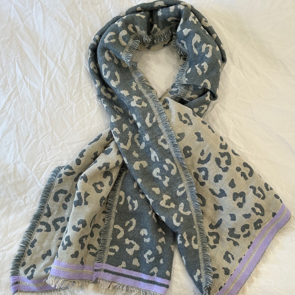 A&F Leopard Scarf